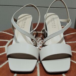 Journee Collection Women's Cream Square-Toe Slingback Heels